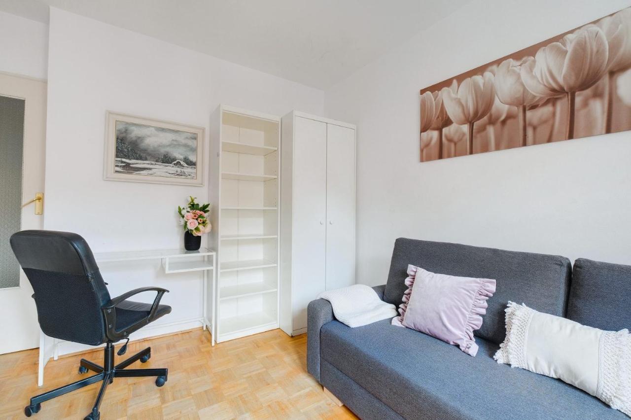 2 bedroom apartment in green location Warschau Buitenkant foto