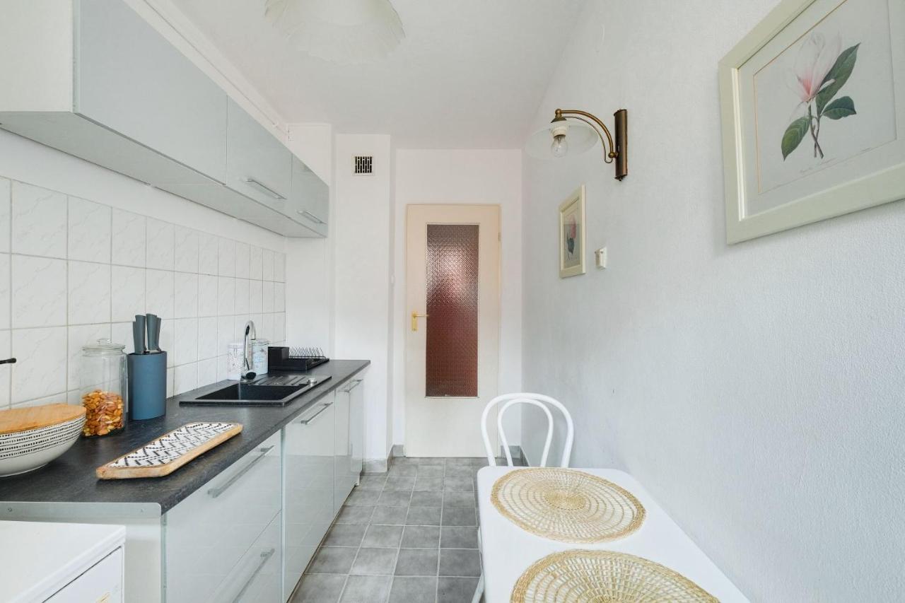 2 bedroom apartment in green location Warschau Buitenkant foto